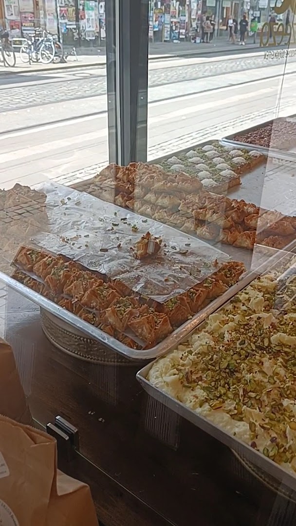 Lazeeza oriental sweets · Fotos 17